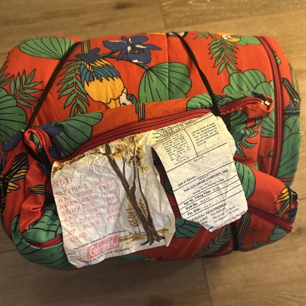 Vintage Coleman Sleeping Bag With Toucan Birds Jungle Theme Green Leaf (Red) - Picture 3 of 9
